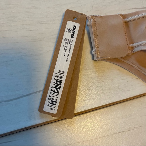 Skims Adaptive Bikini briefs Clay/Nude /Beige Sz Medium NWT - Picture 6 of 11